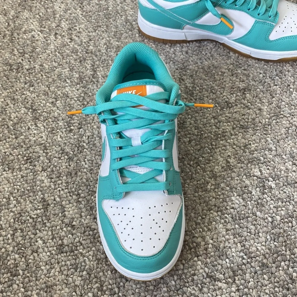 Nike low dunks perfect condition - Picture 2 of 5